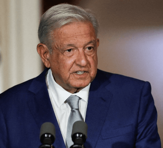 AMLO presentó un paquete de reformas constitucionales