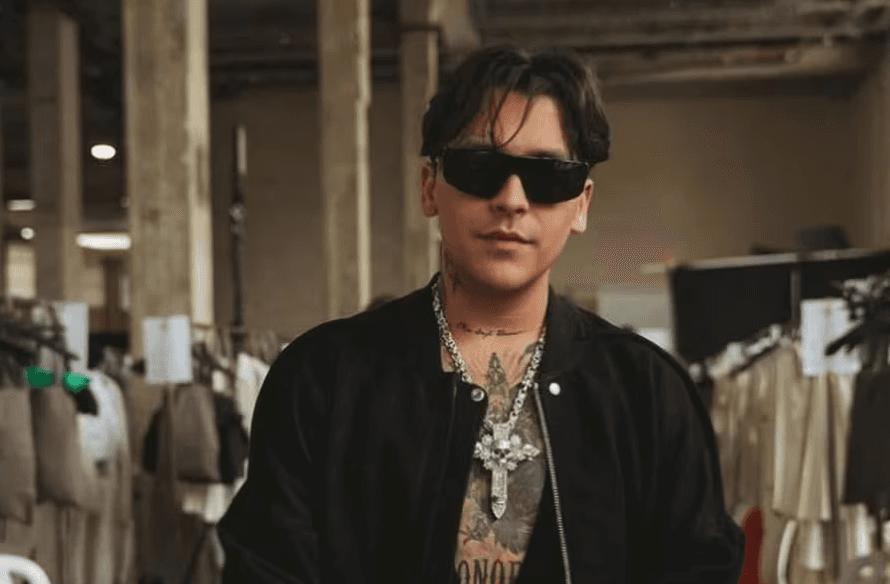 Christian Nodal asiste al Paris Fashion Week