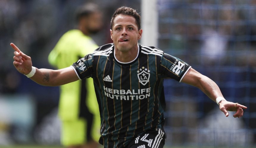 Javier Hernández LA Galaxy hat trick