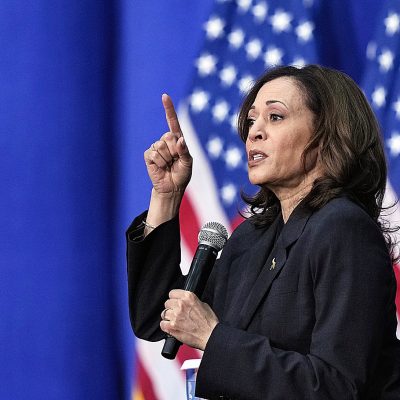 Kamala Harris arrasa entre votantes latinos