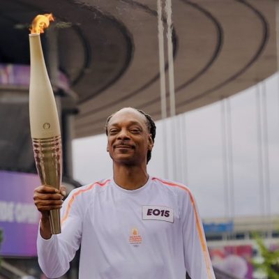 Snoop Dogg porta la flama olímpica