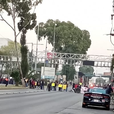 Caos en Edomex por cierres viales en Ecatepec 