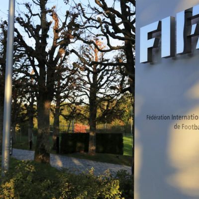 Sindicato de futbolistas europeos demanda a la FIFA