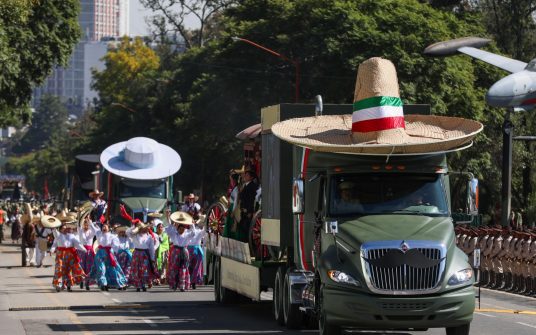 Se llevó a cabo el desfile por el 20 de noviembre 