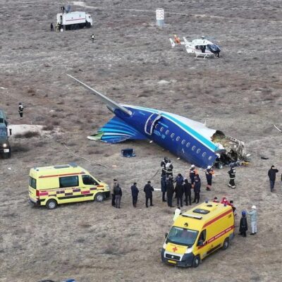 Azerbaijan Airlines aclara que el vuelo accidentado fue por factores externos 